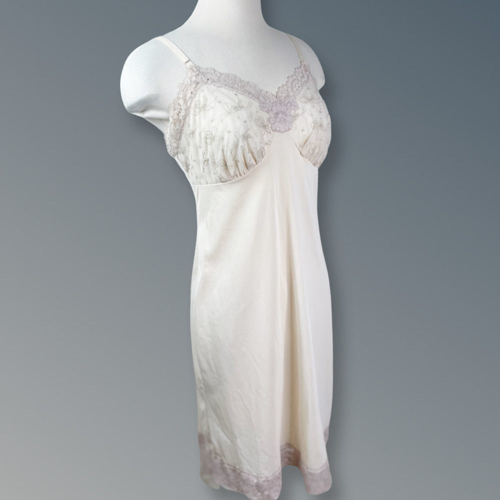 Vintage Lorraine Lingerie Full Slip - Embroidered Lace Bust And Hem
